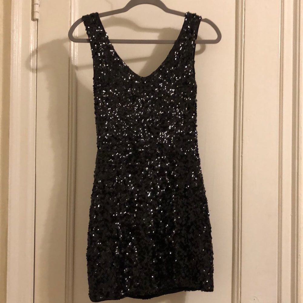 Mini black dress - Picture 4 of 6
